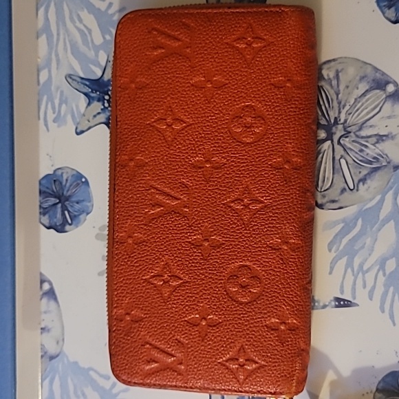 LOUIS VUITTON EMPRIENTE Zip around wallet./ box and dustbag included. - Picture 2 of 15